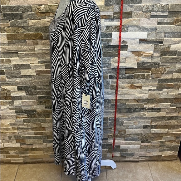 Terra & Sky Zebra Print Top in Black and White - Picture 3 of 9